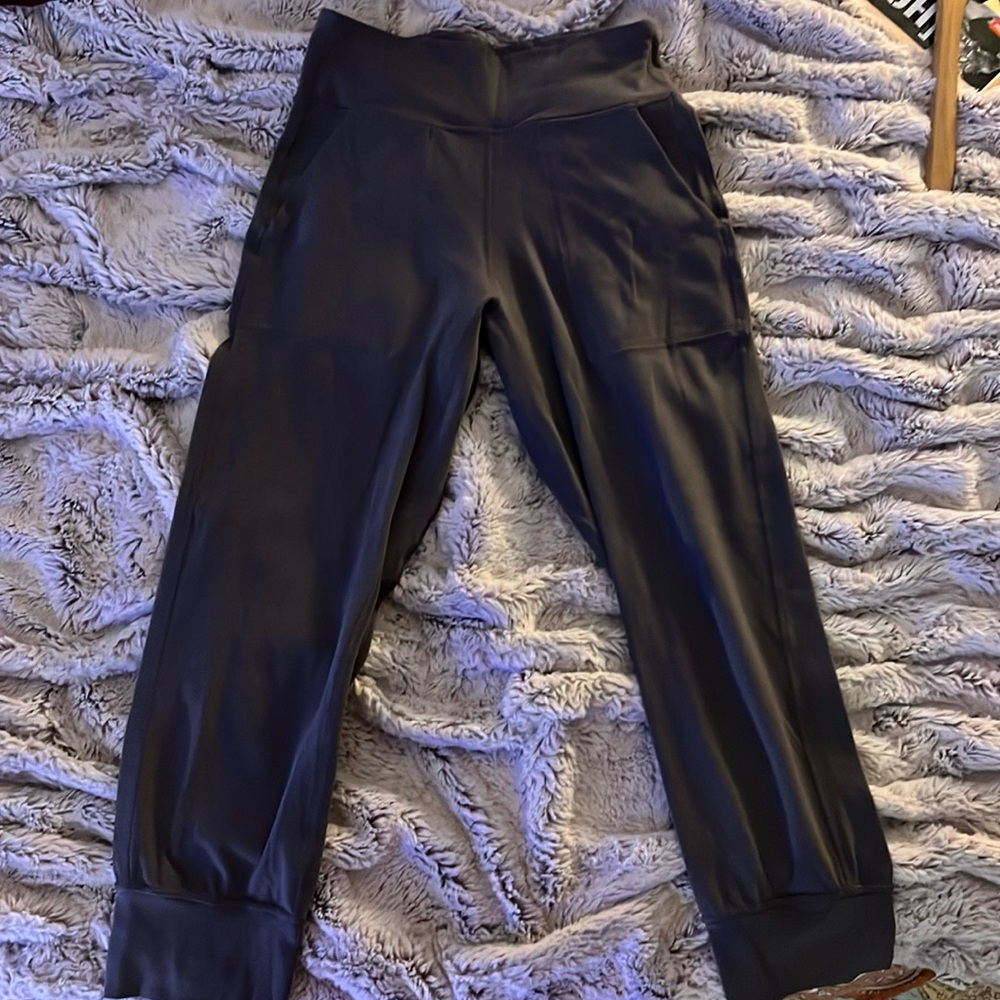 Lululemon gray yoga or dancer type of leggings I believe size 4